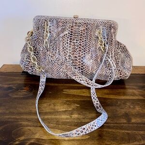 Elliott Lucca Womens Crossbody Shoulder Purse Bag